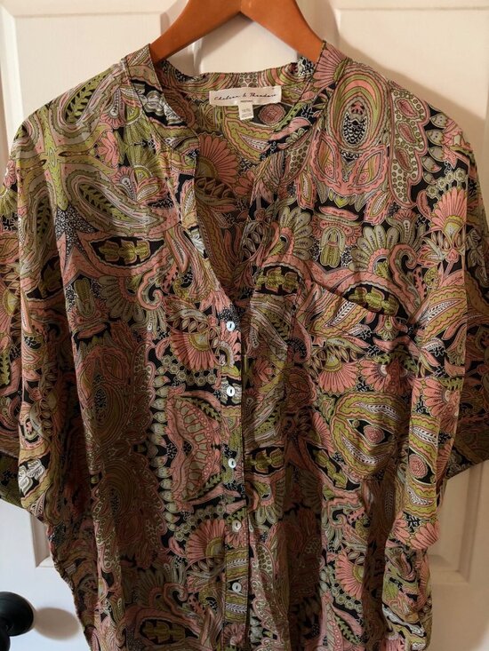 Chelsea & Theodore Tops - Women's Chelsea & Theodore Plus Size 1X Paisley Button Down Lightweight Top Shir